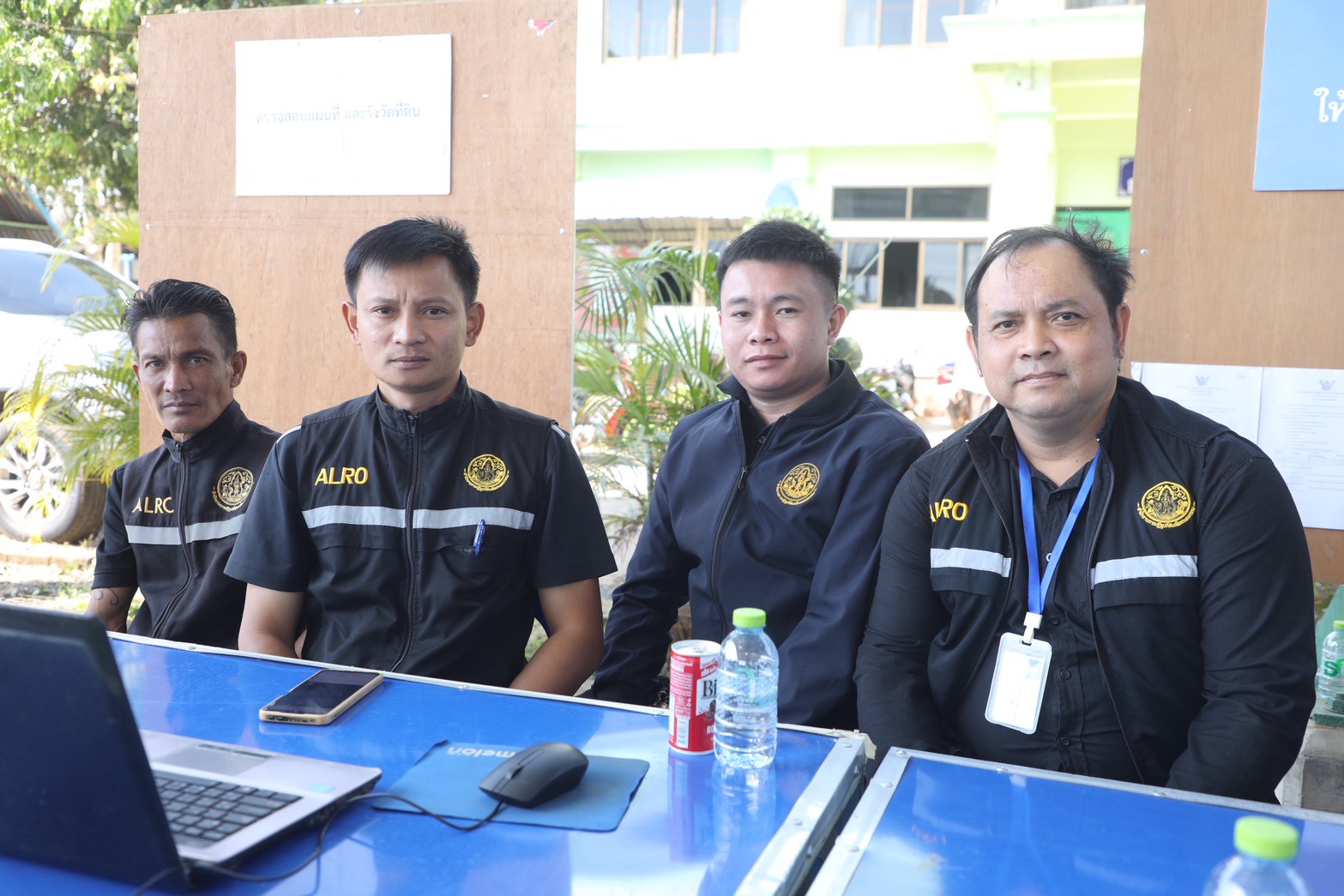 title - ชาวน้ำยืนเฮ ส.ป.ก. ขนทัพบริการถึงที่ ต.เก่าขาม ลดค่าใช้จ่าย ยื่นขอออกโฉนด - ปรึกษาปัญหากฎหมาย ครบจบในที่เดียว